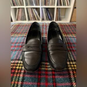 Vintage 90s Brooks Brothers Women’s Size 7.5 Black Leather Loafers Made in Italy